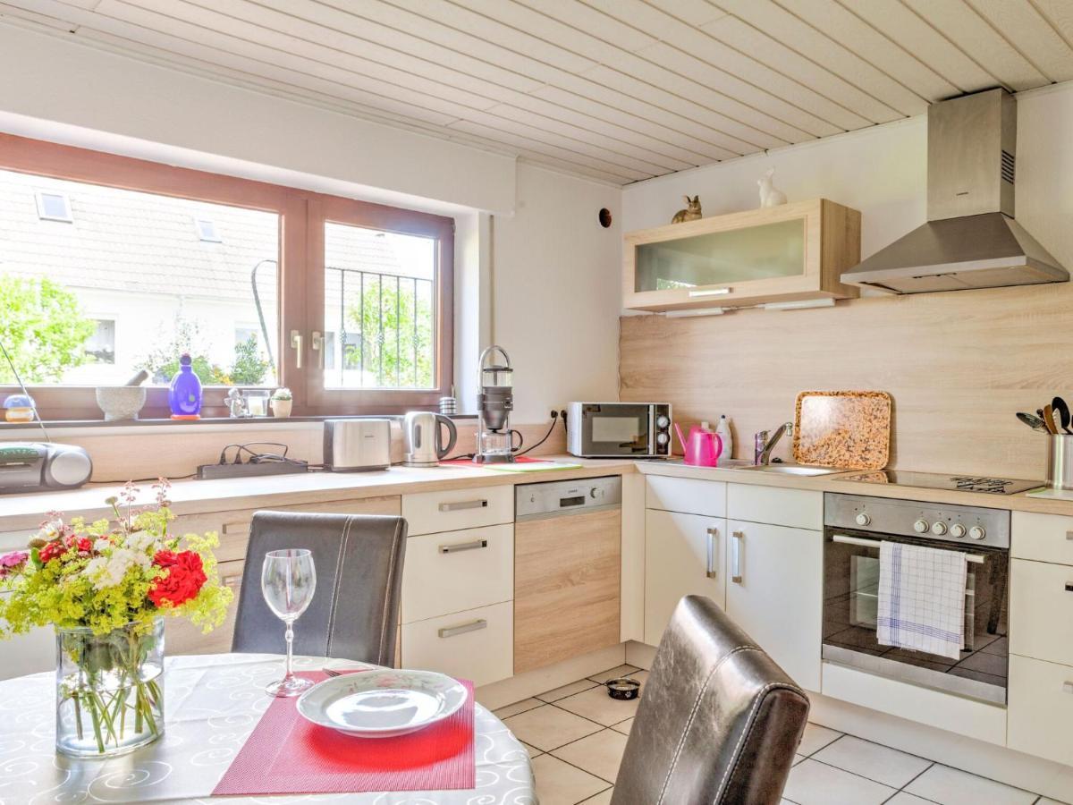 Sunny Flat In Bad Driburg With Garden Apartment Exterior photo
